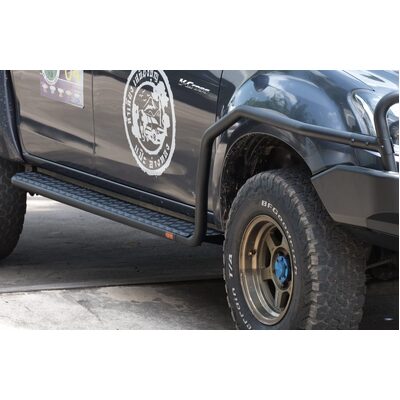 Piak Side Steps Curved Down AL Checker Plate Silver To Suit Isuzu D-Max 12-20 D/C Only
