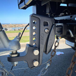 Curt Rebellion XD ShockDrop Hitch & DO35 Tow Pin