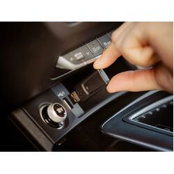 Quad Lock Car - Wireless CarPlay/Android Auto Adaptor