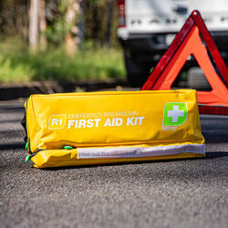 FastAid R1 Emergency Breakdown Soft Pack First Aid Kit