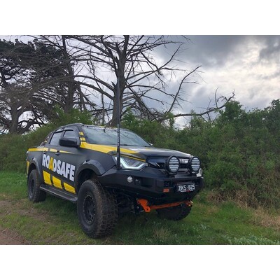 Piak Elite No Loop To Suit Hilux 2020 Onwards With Orange Recovery Points and Black Underbody Protection