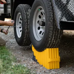 Camco Curved Trailer-Aid with Chock & Pad
