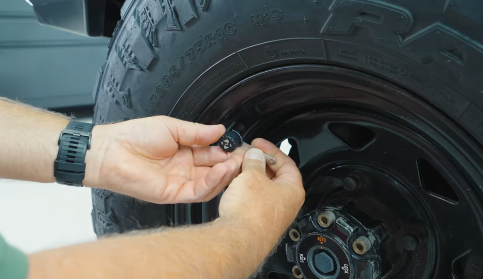 locking the TPMS