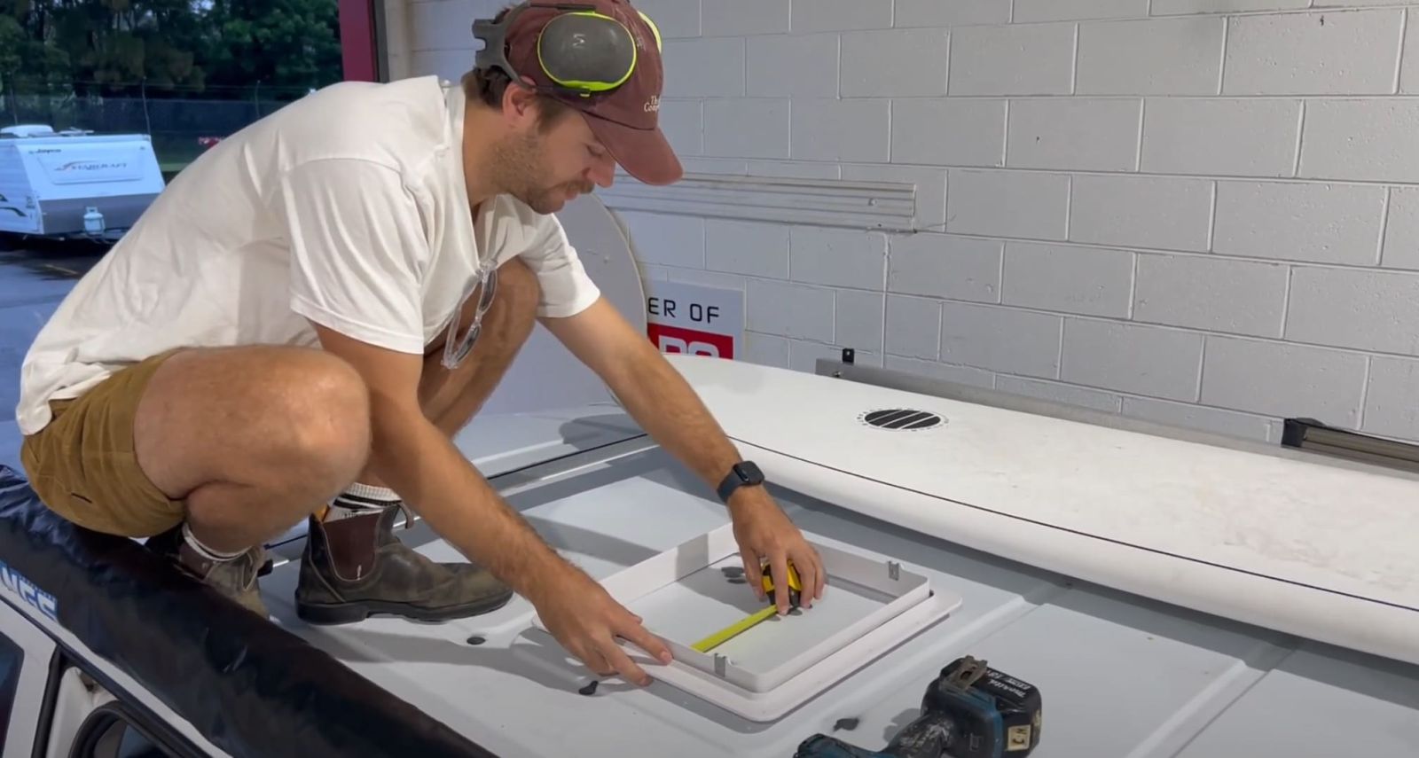 measuring to cut roof