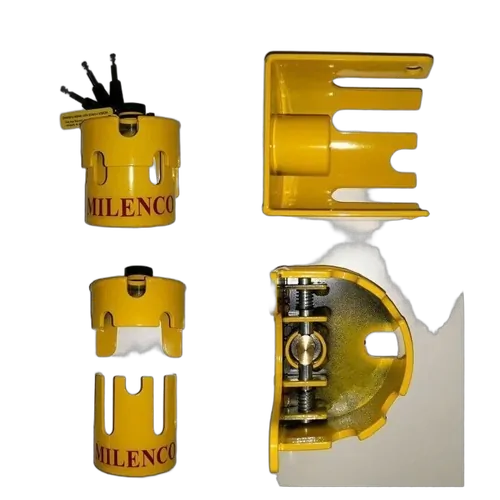 Milenco Australian Hitchlock w/ Chain Lock. Mil4930