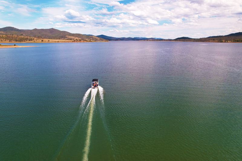 How long do boat batteries last? 